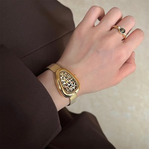 Đồng hồ đeo tay IEKE kiểu cổ điển thời trung cổ sang trọng, mặt số thạch anh, họa tiết đầu rắn và da báo dành cho nữ. - Product Image 4