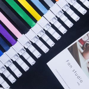 Cordones para el Cuello Económicos, Portátiles, Ligeros y Cómodos de Usar con Accesorios de Plástico para Empleados y Personal - Product Image 2