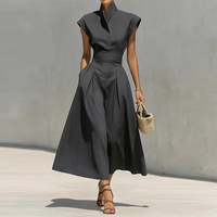 Robe midi élégante sans manches pour femme, avec poches, col montant, taille haute, coupe ajustée, idéale pour le bureau, les sorties et les tenues professionnelles.