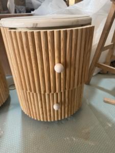 Mesita de noche cilíndrica europea hecha a mano, de madera maciza, estilo lujo, multifuncional, para dormitorio, éxito de ventas. - Product Image 2