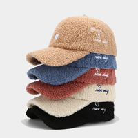 Casquette de baseball en polaire Sherpa avec patch cœur brodé, chaude pour l'automne et l'hiver, en peluche bouclée, vente en gros
