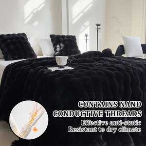 Couverture Polaire Luxe Personnalisée en <span class=keywords><strong>Fausse</strong></span> <span class=keywords><strong>Fourrure</strong></span> pour Décoration Intérieure – Tailles Twin, Queen, King – Couverture d'Hiver Noire – Vente en Gros à Prix Abordable - Product Image 2
