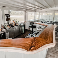 Mobilier industriel personnalisé pour la maison et le restaurant Table à manger en forme naturelle avec dessus en dalle de bois Live Edge