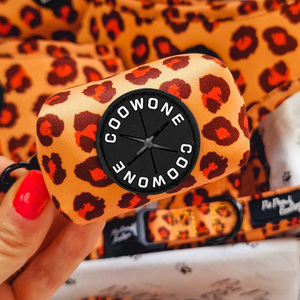 Set Harnesses dan Tali Anjing Custom Motif Leopard, Harnesses Hewan Peliharaan dengan Cetak Leopard, Tali dan Kalung yang Dapat Disesuaikan, Harnesses Anjing Anti Tarik - Product Image 3