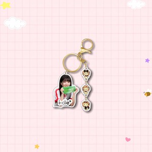 Vente en gros Spot I-DLE Nouveau Porte-clés Pendentif Souvenir en Acrylique avec Impression UV, Motif Dessin Animé, Mini, Créatif, Tendance, Thème Étoile - Product Image 4