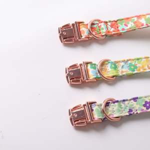 Collar para Perro con Diseño Floral Elegante <span class=keywords><strong>de</strong></span> Doe Pet Factory, Poliéster Ecológico con Hebilla Ajustable, Diseño Sostenible - Product Image 2