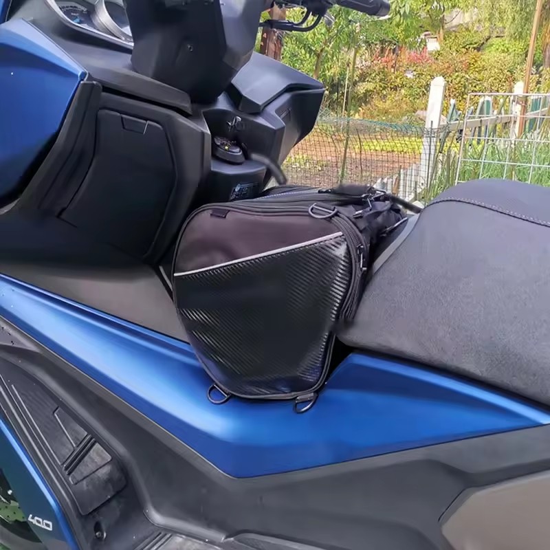 YAMAHA TMAX 530/NMAX 125/150/155/XMAX用バイクタンクバッグ 黒