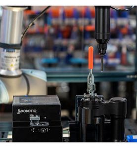 หุ่นยนต์โคบอท Universal UR5 แขนหุ่นยนต์ร่วมปฏิบัติงาน 6 แกน พร้อมไขควง RobotiQ สำหรับหุ่นยนต์ขันสกรู - Product Image 4