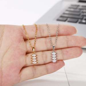 Collar de Acero Inoxidable 316L con Diseño de Garra de Bambú y Cuatro Circonitas Ojo de Caballo, Joyería Unisex de Moda Transfronteriza, Venta Directa de Fábrica - Product Image 3