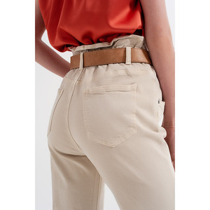 Vaqueros Mom con Cintura Elástica Tipo Bolsa de Papel en Beige - Product Image 6