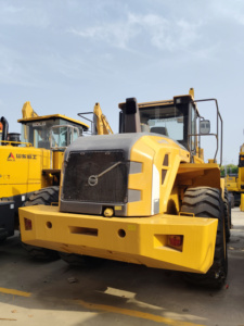 En stock Livraison rapide Chargeur sur pneus VOLVO L105 d'occasion fabriqué en Allemagne Chargeur diesel L105 d'occasion à vendre - Product Image 6