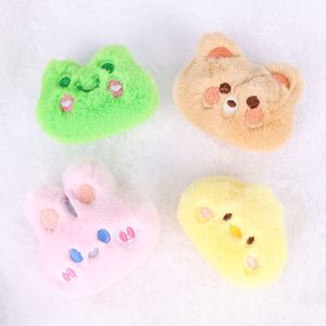Broche de Peluche Personalizado con Diseño de Bestia Mágica, Pequeño Demonio de Dibujos Animados, con Logotipo Promocional - Product Image 4