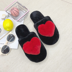 Pantoufles pour femmes avec logo personnalisé, antidérapantes, en forme de cœur, en fourrure, chaudes, pour la maison - Product Image 3