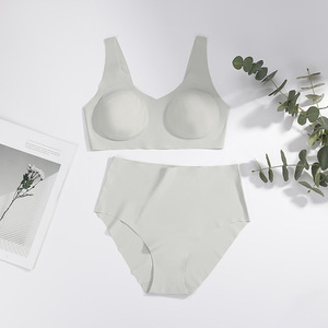 Ladymate ODM/OEM Conjunto De Sujetador Y Bragas De Seda De Hielo Mujeres Sujetador De Seda De Hielo Panty Set Sexy Seamless Fitness Bralette Set - Product Image 3