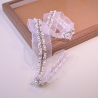 Bande décorative en dentelle de cristal sur base de tulle blanc, ornée de perles et de strass faits à la main, pour vêtements, sacs et accessoires de bricolage