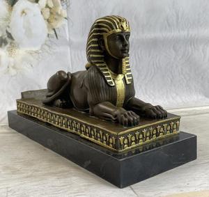 Grande Statua della Sfinge Alata Egizia in Bronzo, Scultura Artistica Storica in Metallo in Vendita - Product Image 3