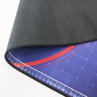Tapis de souris de jeu de grande taille avec base en caoutchouc naturel, design personnalisé, bord cousu et surface en polyester