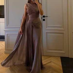 Robes de soirée longues asymétriques en satin antistatique pour femmes, sans manches, coupe trapèze, pour fêtes et événements élégants - Product Image 1