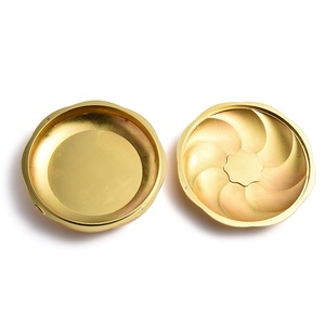 Caja de Joyería Decorativa para el Hogar, con Relieve, de Metal Dorado de Lujo, de Alta Calidad, con Forma Contemporánea - Product Image 3