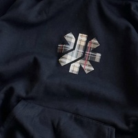 Fabricant de sweats à capuche courts et amples pour hommes, style streetwear vintage, avec impression sérigraphiée personnalisée OEM, patchwork et appliques, pour la mode urbaine.