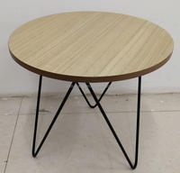 Table basse avec pieds en métal Canapé rond en bois