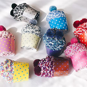 Chaussettes de sommeil créatives en molleton de corail épaississant motif de cupcake pantoufles de sol solides et drôles conception de gâteau de tasse - Product Image 2