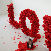 Lettres LOVE florales 3D en forme de rose rouge autoportantes pour la décoration de mariage et de demande en mariage