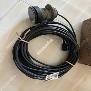 El transductor de banda ancha Lowrance <span class=keywords><strong>Airmar</strong></span> B150M, con un conector de 9 pines, es compatible con los modelos de la serie ELITE FS/HDS. Zy - Product Image 3