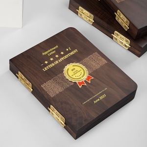 Placa de Premio Plegable de Madera Maciza de Nogal de Alta Gama con Grabado UV, para Medallas, Cartas de Nombramiento y Certificados de Honor - Product Image 1