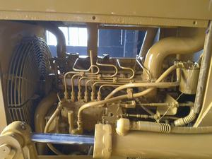 Bulldozers CAT D4C d'occasion en bon état, 13 tonnes, 4500 heures, peinture d'origine, moteur efficace, pompe, moteur, roulement, garantie de 6 mois - Product Image 5