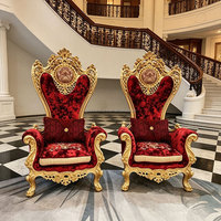 Fauteuil de luxe français en bois massif sculpté avec feuille d'or, fauteuil de salon de villa baroque européen, fauteuil en velours rouge sculpté à la main