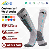 Chaussettes d'hiver montantes en laine mérinos personnalisées pour jeunes, vente en gros, pour la randonnée et le trekking, thermiques, chaudes, tricotées, anti-humidité, anti-odeur, pour équipes