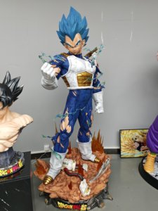 Dragon Ball Z : Statue de <span class=keywords><strong>Vegeta</strong></span> Saiyan en armure Scouter, taille réelle 1:1, endommagée par le combat, figurine de collection intégrale, décoration - Product Image 3