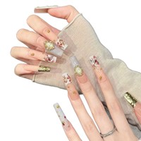 Faux ongles à presser en acrylique pour femme, style victorien vintage, avec motif Cupidon en relief doré 3D, perles dorées, forme cercueil, longs, pour salon de manucure et SPA