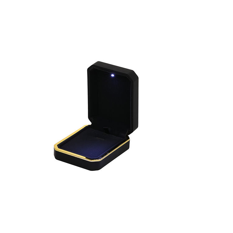 Pendant box