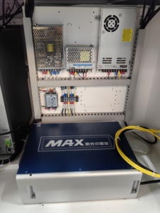 2025 Neue Elektrische Automatische Hochleistungs-Lasermarkier- und Graviermaschine für Stifte, Zippo-Feuerzeuge, Metall- und Kunststoffoberflächen - Product Image 6