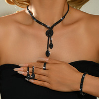 Parure de bijoux haut de gamme personnalisée pour femme, créative, pour mariage, avec diamants apparents et franges, comprenant boucles d'oreilles et collier pour mariée et banquet