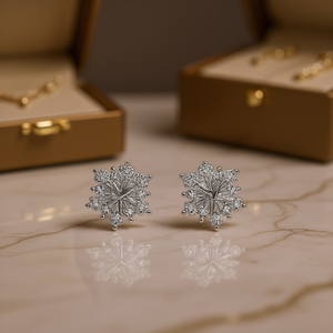 Eleganti Orecchini a Perno a Forma di Fiocco di Neve in Argento 925 con Cristalli e Strass, Taglio Brillante Rotondo, Montatura a Griffe, Classici per l'Uso Quotidiano Femminile - Product Image 2