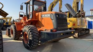 Chargeuse sur pneus DOOSAN DL505 d'occasion, chargeuse haute performance, machine de construction - Product Image 2