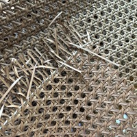 Matériau tissé en PVC imitation rotin couleur noyer, perforations octogonales, ajouré, translucide