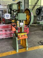 Presse à œillets DADI J23 Série 10 tonnes pour perforation de trous avec volant à manivelle simple
