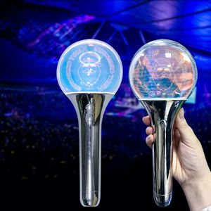 โรงงาน |   รีโมทคอนโทรลพลาสติกสำหรับคอนเสิร์ต Kpop ไฟ LED แท่งเรืองแสง สัมผัสเหมือนจริง ปรับแต่งสีโลโก้ได้ สำหรับงานกีฬา - Product Image 4