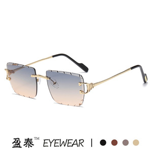แว่นตา แว่นกันแดดทรงสี่เหลี่ยมไร้กรอบ โลหะสีทอง UV400 แฟชั่นผู้หญิง - Product Image 2