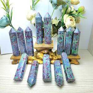 Tour de rubis naturel de guérison en gros, pierre précieuse réactive aux UV, pointe polie, tour pour cadeaux et décorations de Feng Shui - Product Image 1