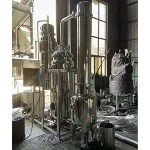 Vacuum evaporator for sugar