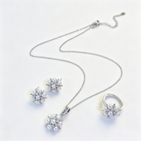 Ensemble de bijoux en trois pièces Snowflake, perles d'eau douce naturelles de qualité supérieure incrustées de plusieurs perles, ornements élégants avec boîte cadeau de luxe
