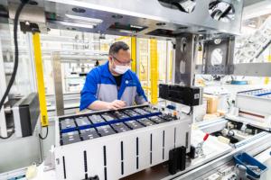 Boostess 832V314Ah Station d'alimentation BESS commerciale tout-en-un 125KW 261KWh Hors réseau Sur réseau Lithium-ion IP54 Refroidissement liquide - Product Image 4