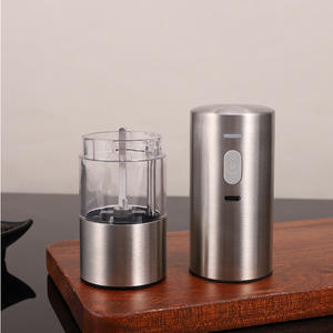 Moulin à poivre et à sel électrique en acier inoxydable, forme cylindrique avec récipient transparent pour usage en cuisine - Product Image 3