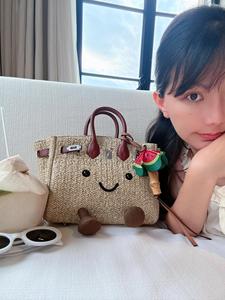 Borsa <span class=keywords><strong>a</strong></span> tracolla <span class=keywords><strong>da</strong></span> donna 2026 di nuovo arrivo, elegante, in tessuto, stile designer, borsa <span class=keywords><strong>a</strong></span> tracolla, borsa <span class=keywords><strong>da</strong></span> spiaggia alla moda, morbida, resistente, con bottone, per vacanze - Product Image 3