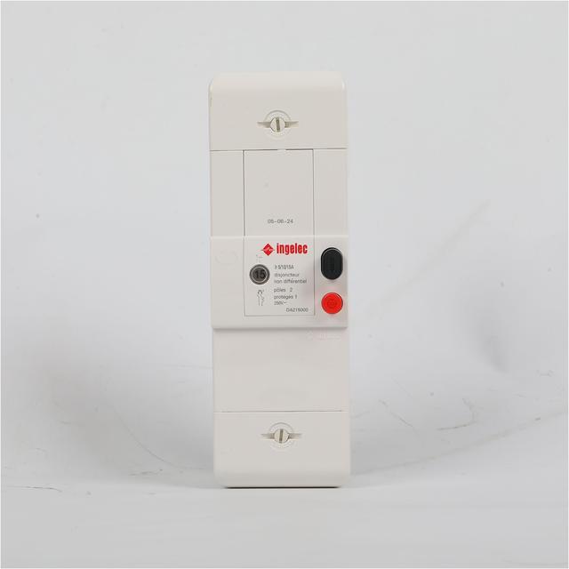 Circuit Breaker Electrical Automatic Latest Good Quality Wholesale Acb Leakage Smart 1P Molded case Circuit Breaker and Eli